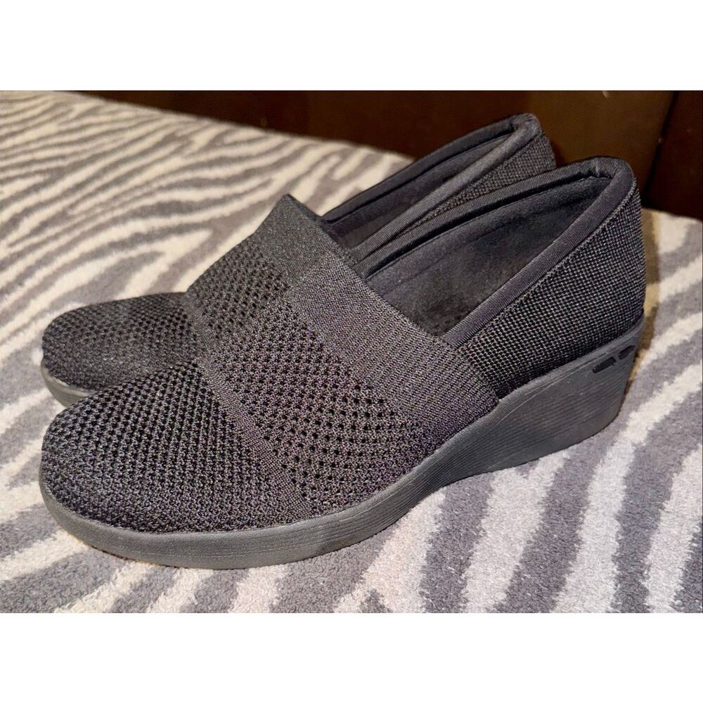 Sketchers pier lite wedge slip ons size 7.5